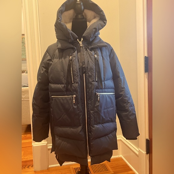 Universe Classics Women's Thickened Down Jacket. Like brand new! Size Small! - Picture 2 of 6